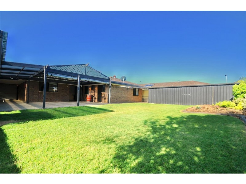 4 Rosina Street, Woodcroft SA 5162