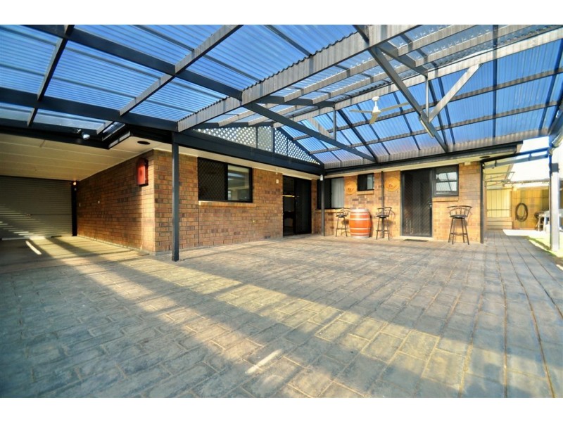 4 Rosina Street, Woodcroft SA 5162