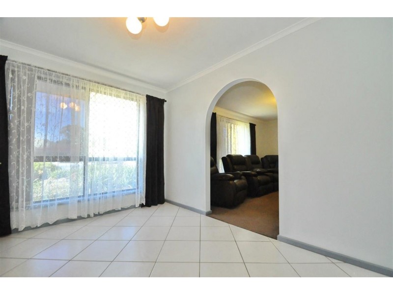 4 Rosina Street, Woodcroft SA 5162