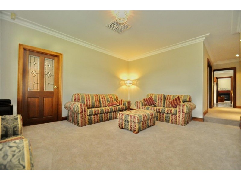 27 Horndale Drive, Happy Valley SA 5159