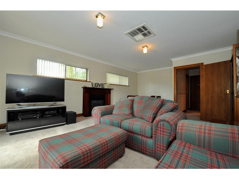 27 Horndale Drive, Happy Valley SA 5159