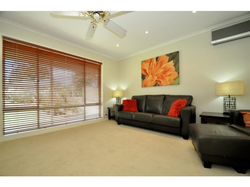 22 Southbound Ave, Aberfoyle Park SA 5159