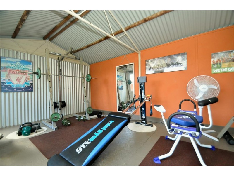 22 Southbound Ave, Aberfoyle Park SA 5159