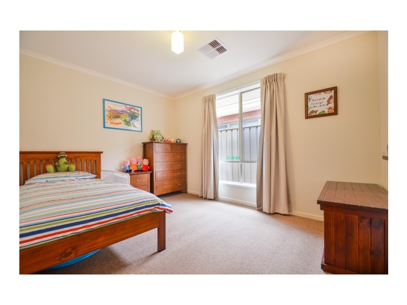 7 Rotorua Avenue, Park Holme SA 5043