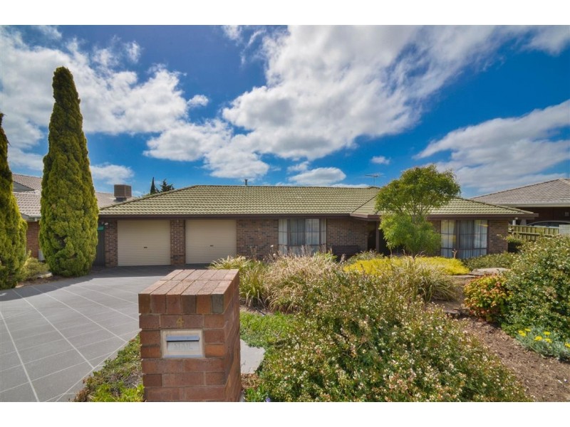 4 Woodsmans Copse, Hallett Cove SA 5158