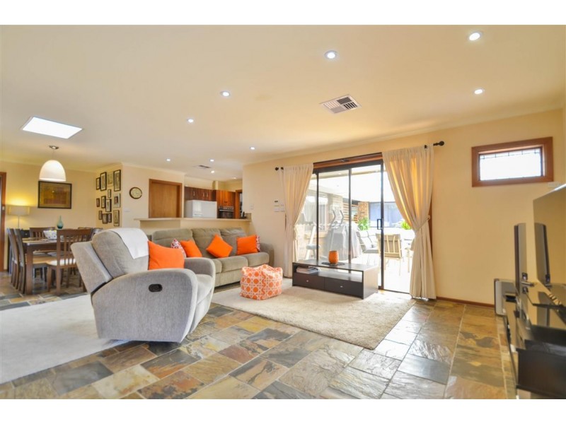 4 Woodsmans Copse, Hallett Cove SA 5158