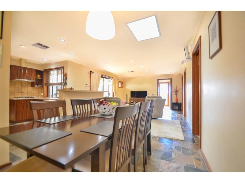 4 Woodsmans Copse, Hallett Cove SA 5158