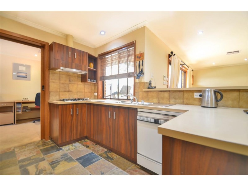 4 Woodsmans Copse, Hallett Cove SA 5158