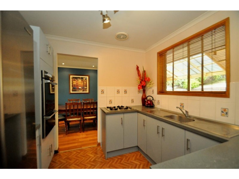 26 Lillian street, Huntfield Heights SA 5163