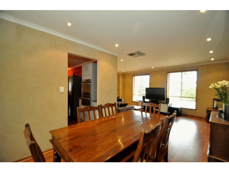 26 Lillian street, Huntfield Heights SA 5163