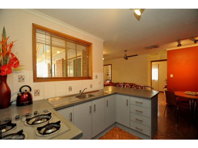 26 Lillian street, Huntfield Heights SA 5163