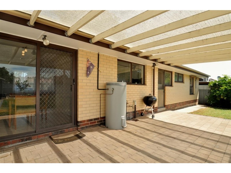 9 Carmela Avenue, Morphett Vale SA 5162