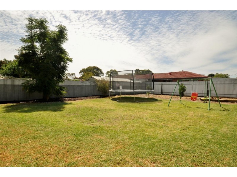 9 Carmela Avenue, Morphett Vale SA 5162