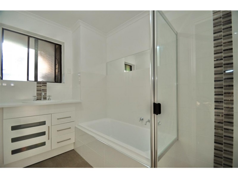 9 Andrew Court, Aberfoyle Park SA 5159