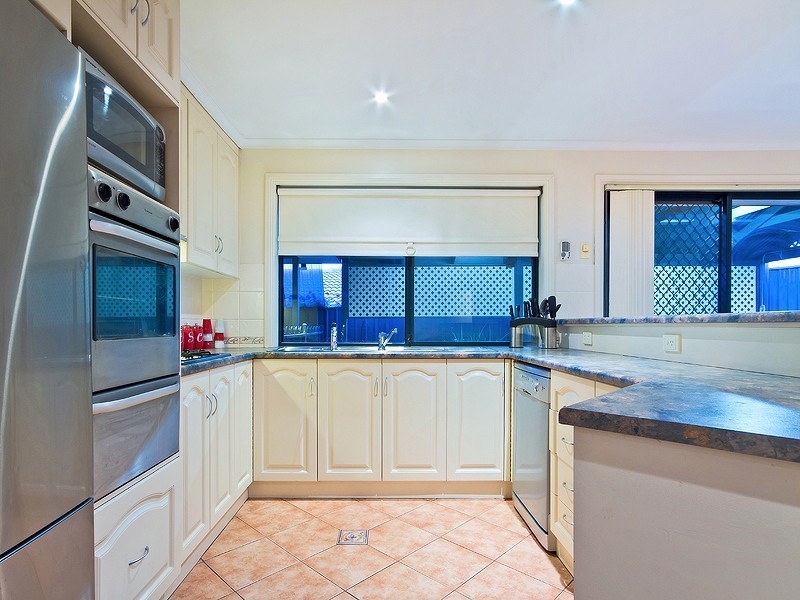 22 Alfonso Drive, Hallett Cove SA 5158