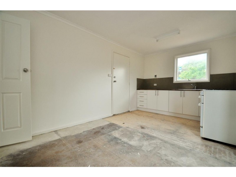 2 Helsinki Road, Hackham West SA 5163