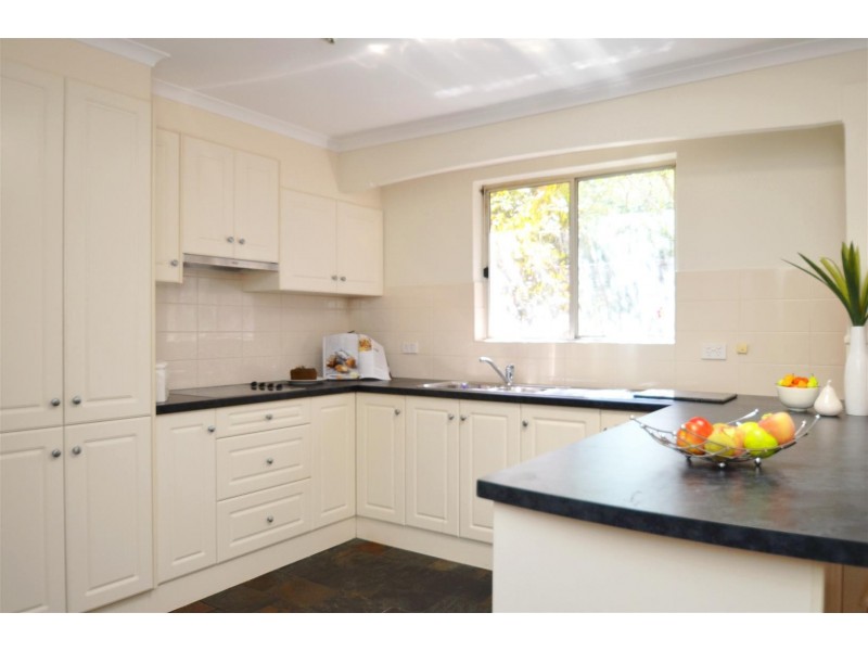24 Manunda Way, Hallett Cove SA 5158