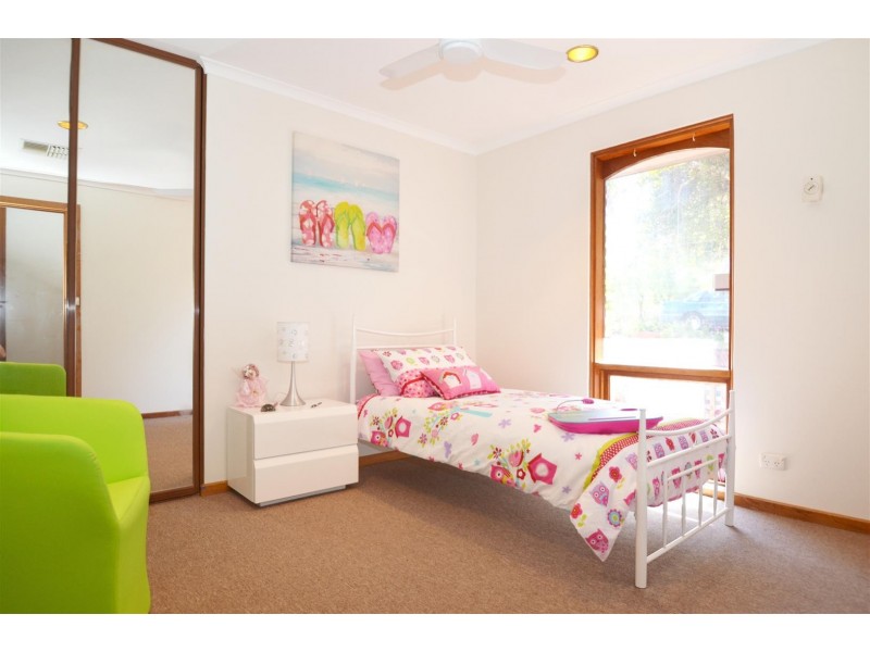 24 Manunda Way, Hallett Cove SA 5158