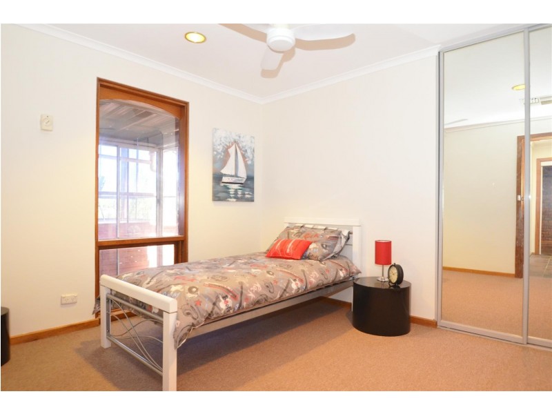 24 Manunda Way, Hallett Cove SA 5158