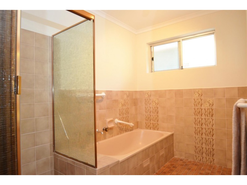 24 Manunda Way, Hallett Cove SA 5158