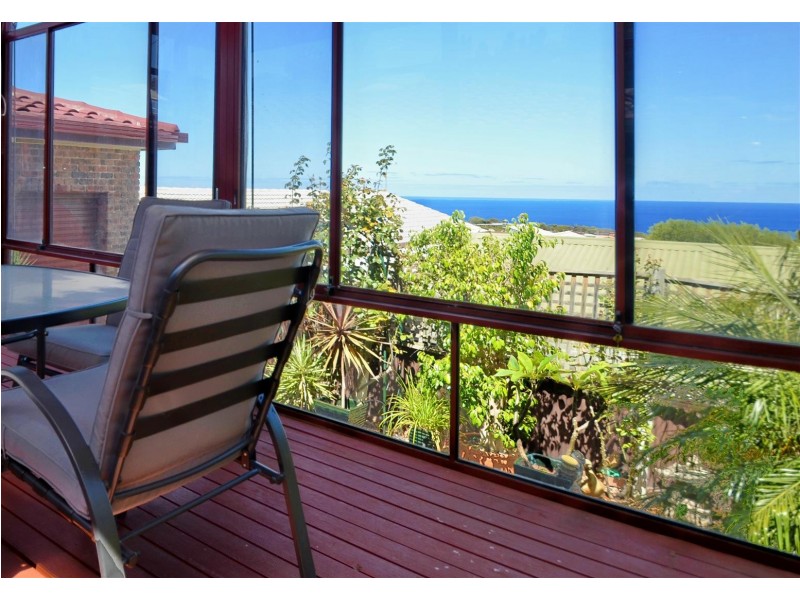 24 Manunda Way, Hallett Cove SA 5158
