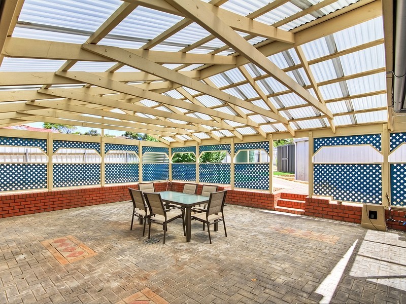 19 Delamere Avenue, Woodcroft SA 5162