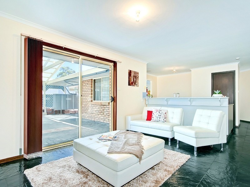 19 Delamere Avenue, Woodcroft SA 5162