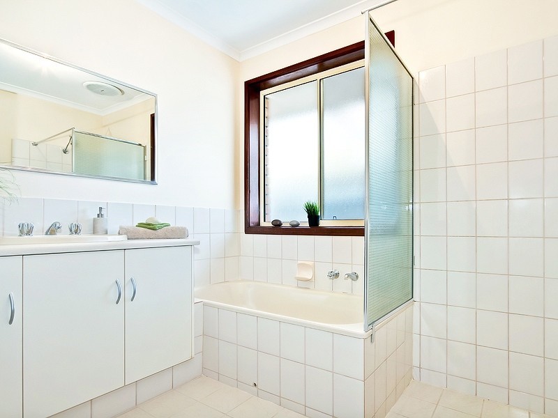 19 Delamere Avenue, Woodcroft SA 5162