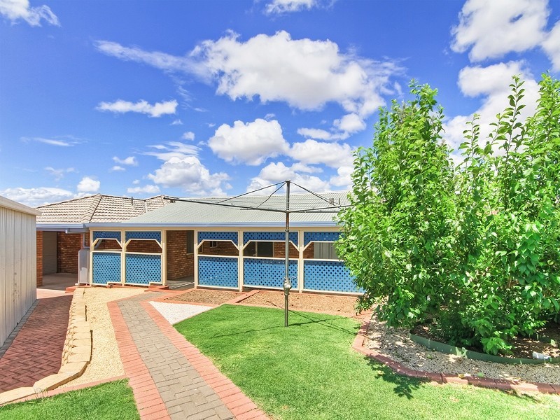 19 Delamere Avenue, Woodcroft SA 5162