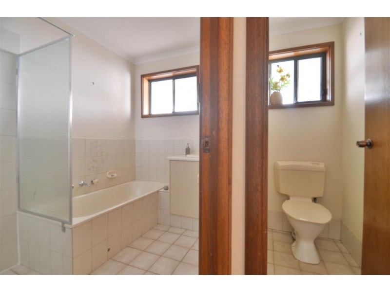 12 Blaxland Avenue, Woodcroft SA 5162