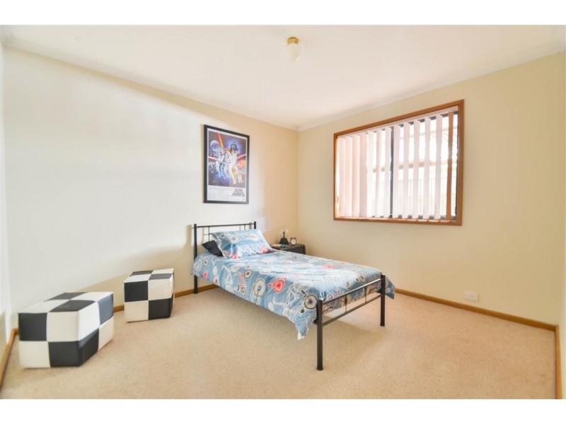 12 Blaxland Avenue, Woodcroft SA 5162