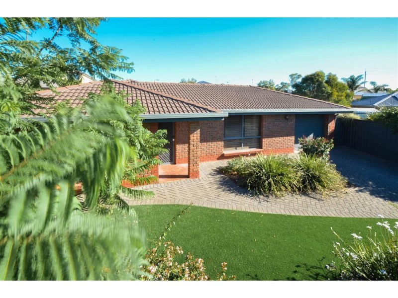 12 Blaxland Avenue, Woodcroft SA 5162