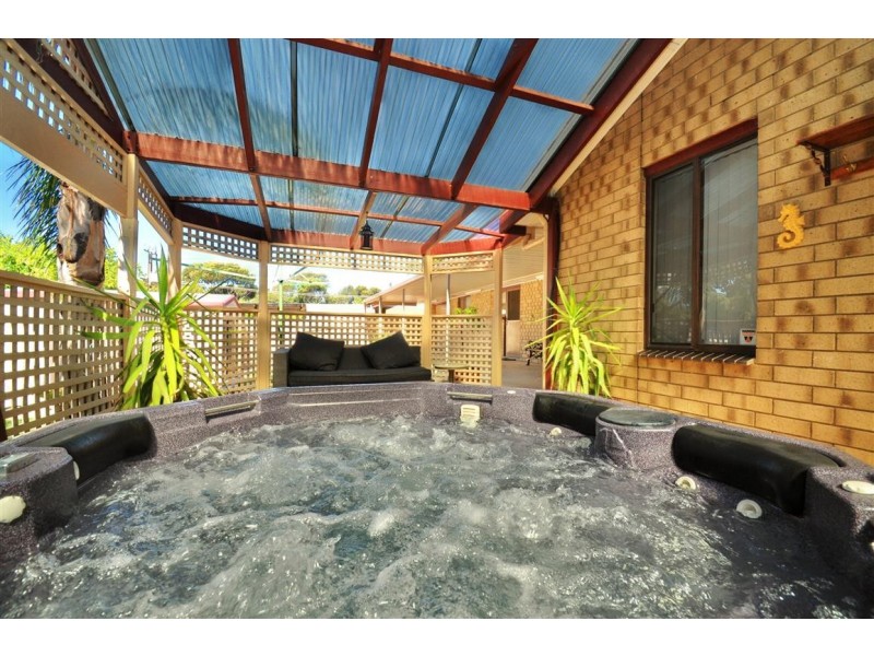 11 Barrdickson Crescent, Happy Valley SA 5159