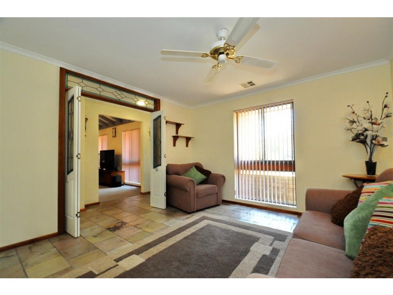 11 Barrdickson Crescent, Happy Valley SA 5159