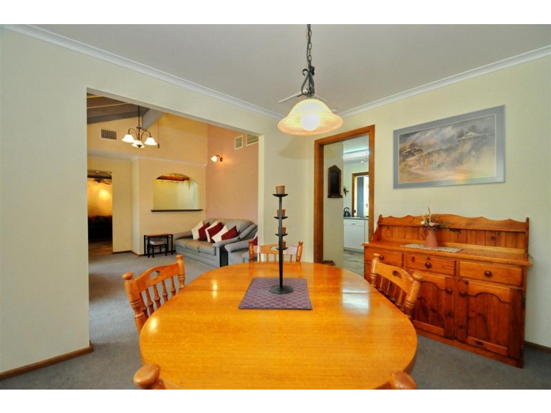 11 Barrdickson Crescent, Happy Valley SA 5159