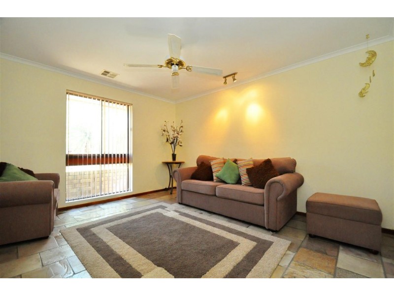 11 Barrdickson Crescent, Happy Valley SA 5159