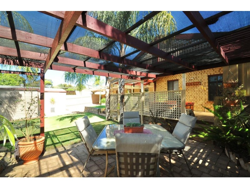 11 Barrdickson Crescent, Happy Valley SA 5159