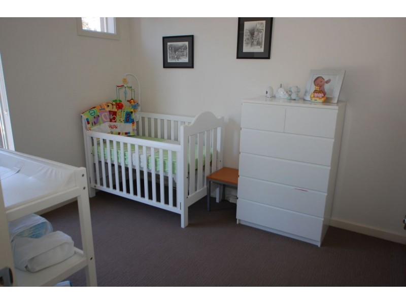 27 Burton Avenue, Park Holme SA 5043