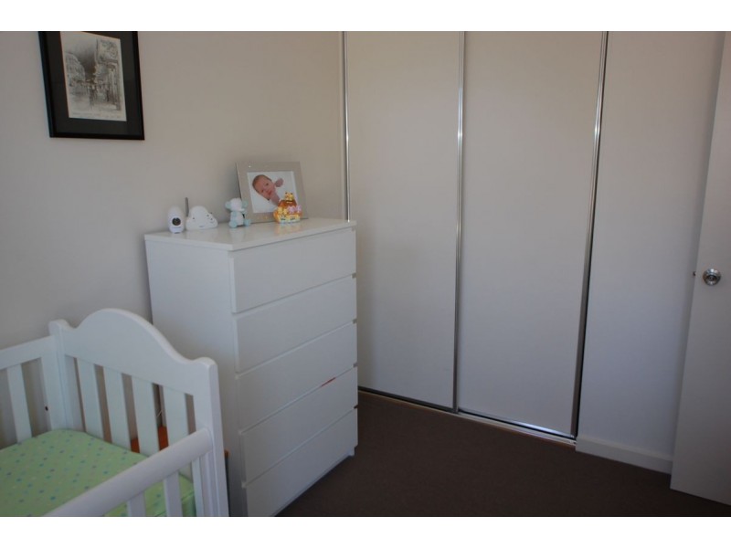 27 Burton Avenue, Park Holme SA 5043