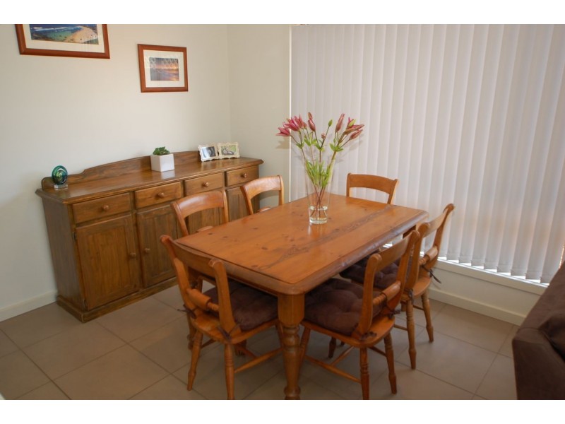 27 Burton Avenue, Park Holme SA 5043