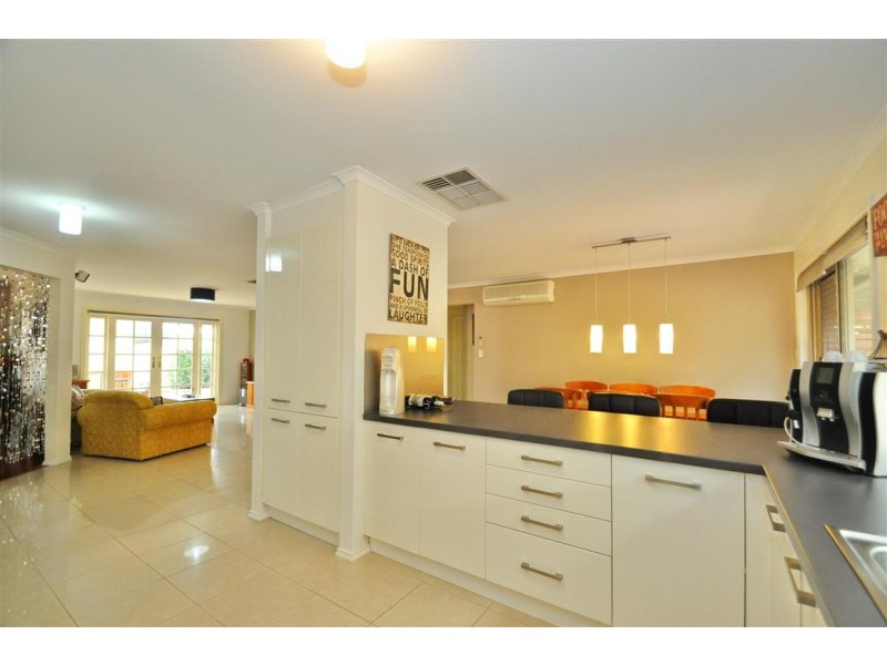 76 Investigator Drive, Woodcroft SA 5162