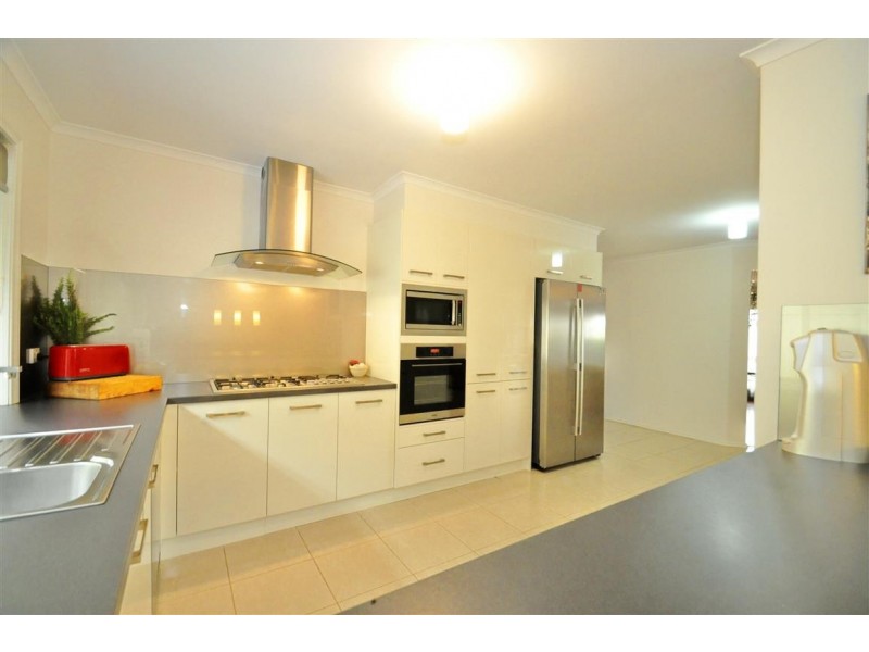 76 Investigator Drive, Woodcroft SA 5162