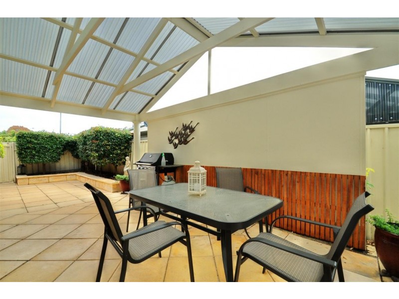 76 Investigator Drive, Woodcroft SA 5162