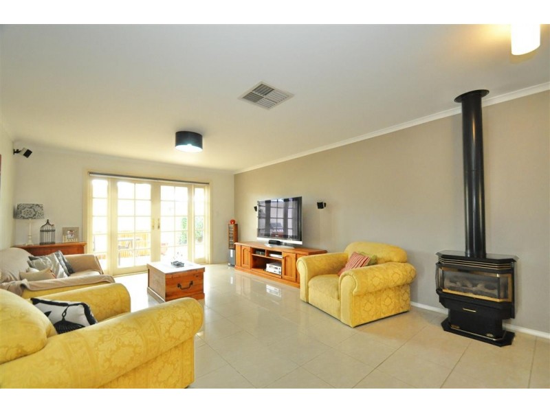 76 Investigator Drive, Woodcroft SA 5162