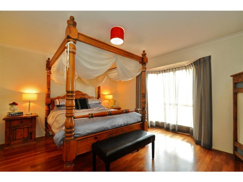 76 Investigator Drive, Woodcroft SA 5162