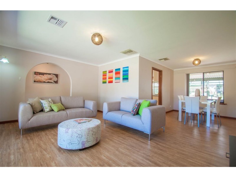 11 James Road, Happy Valley SA 5159