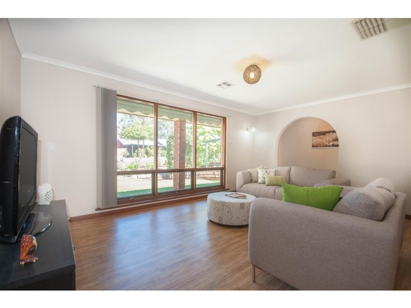 11 James Road, Happy Valley SA 5159