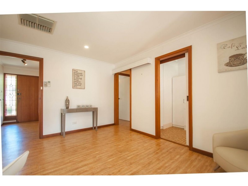 11 James Road, Happy Valley SA 5159