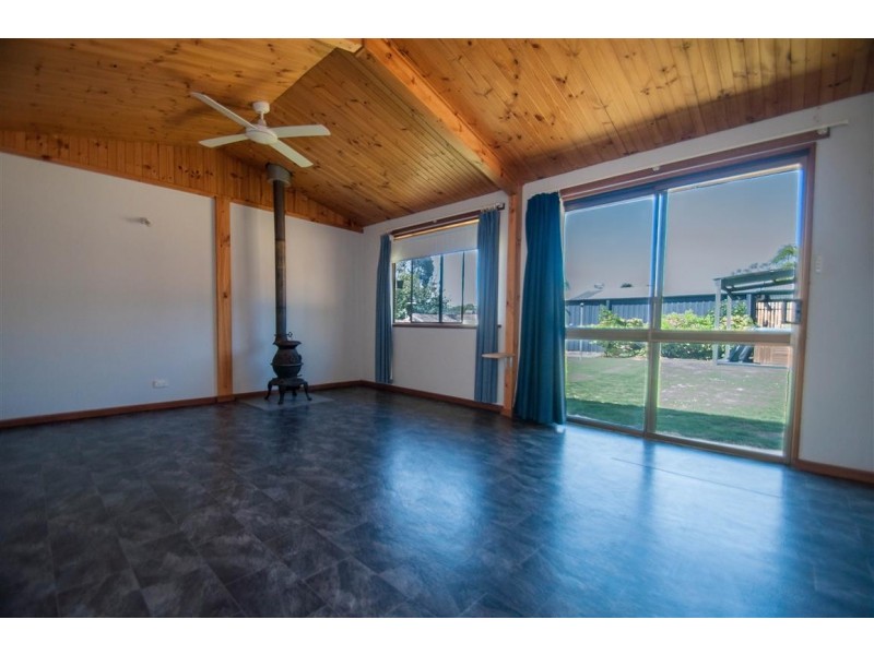 11 James Road, Happy Valley SA 5159