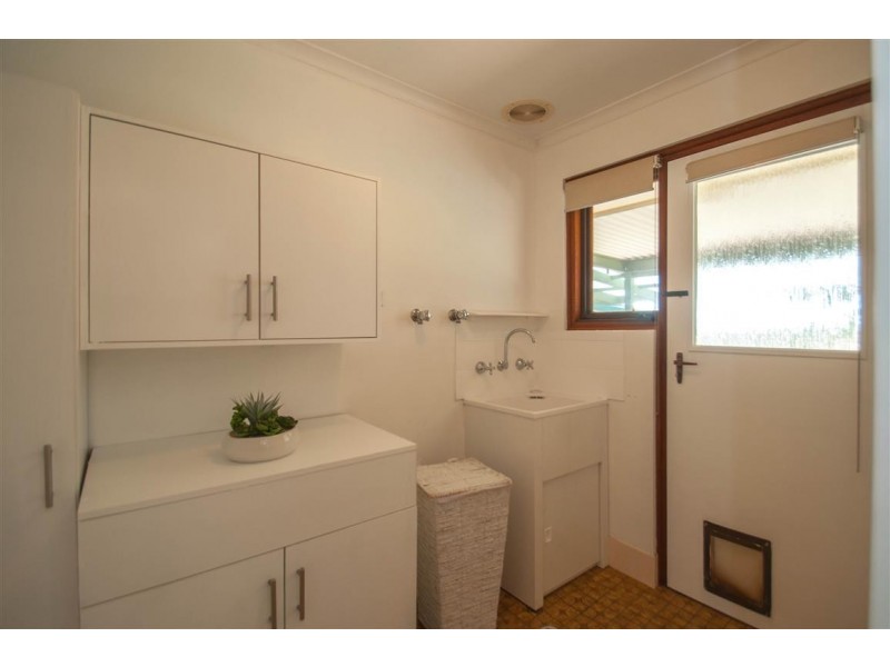 11 James Road, Happy Valley SA 5159